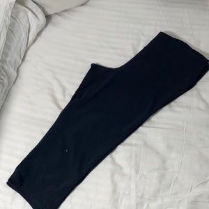 GapFit compression leggings capri black